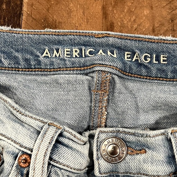 TRADE - Picture 6 of 16